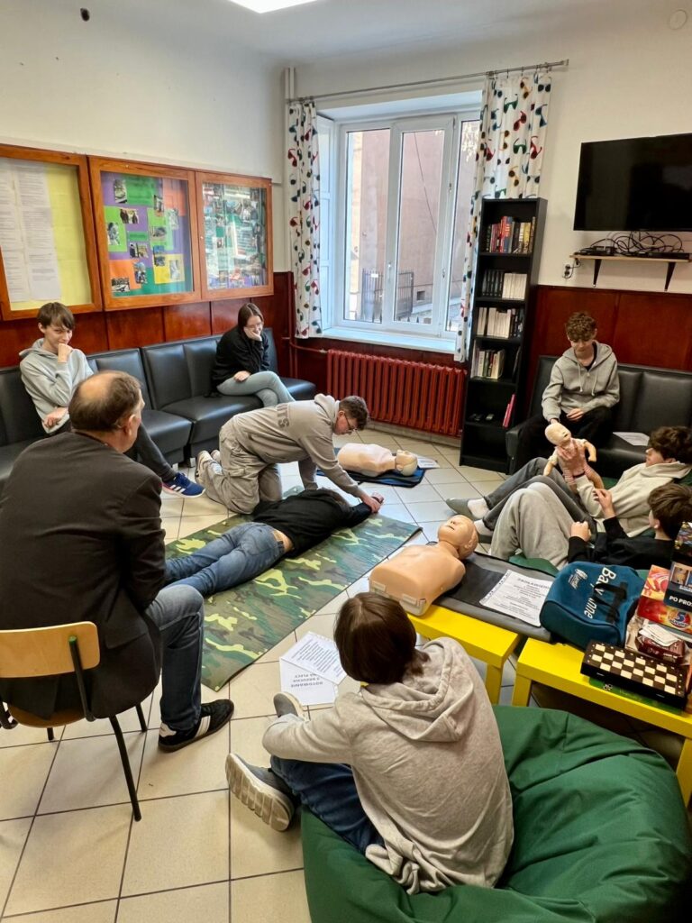 pierwsza pomoc SLO 23 liceum Pruszków 2