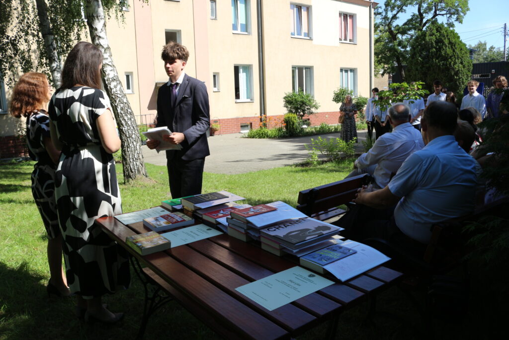 zakończenie 26 SLO 23 liceum Pruszków 17